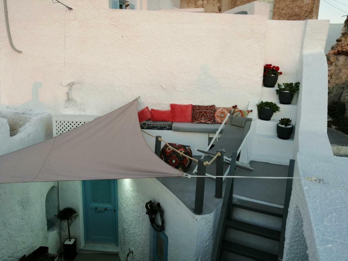 Santorinian Lava House Villa Pýrgos Exteriör bild
