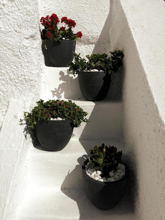 Santorinian Lava House Villa Pýrgos Exteriör bild