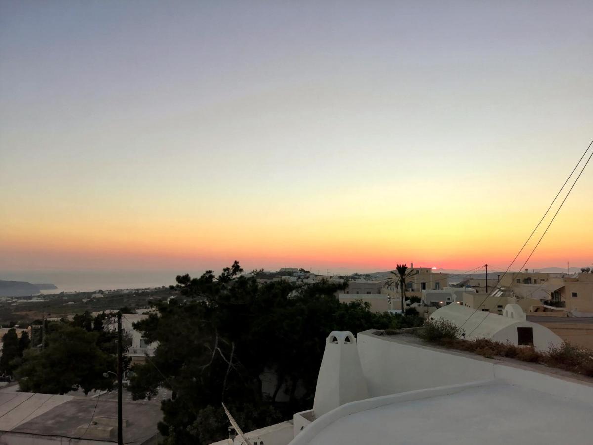 Santorinian Lava House Villa Pýrgos Exteriör bild