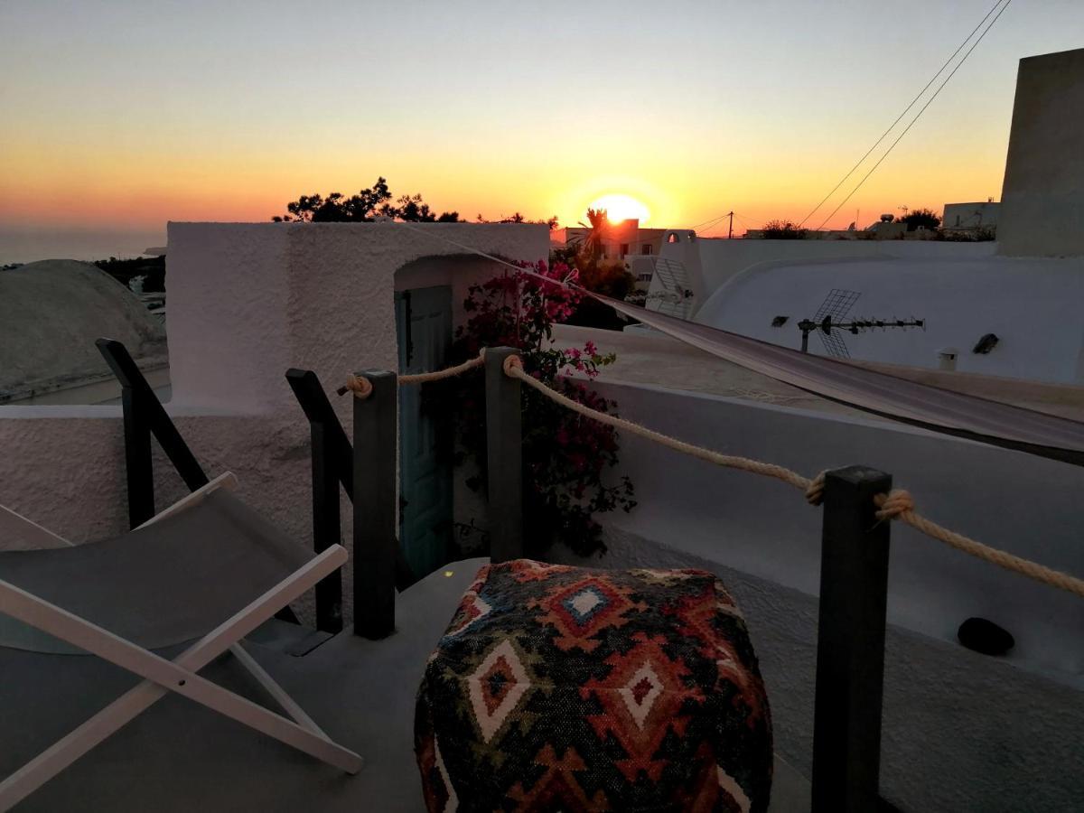 Santorinian Lava House Villa Pýrgos Exteriör bild
